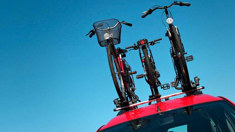 Danger of bicycle racks and roof boxes